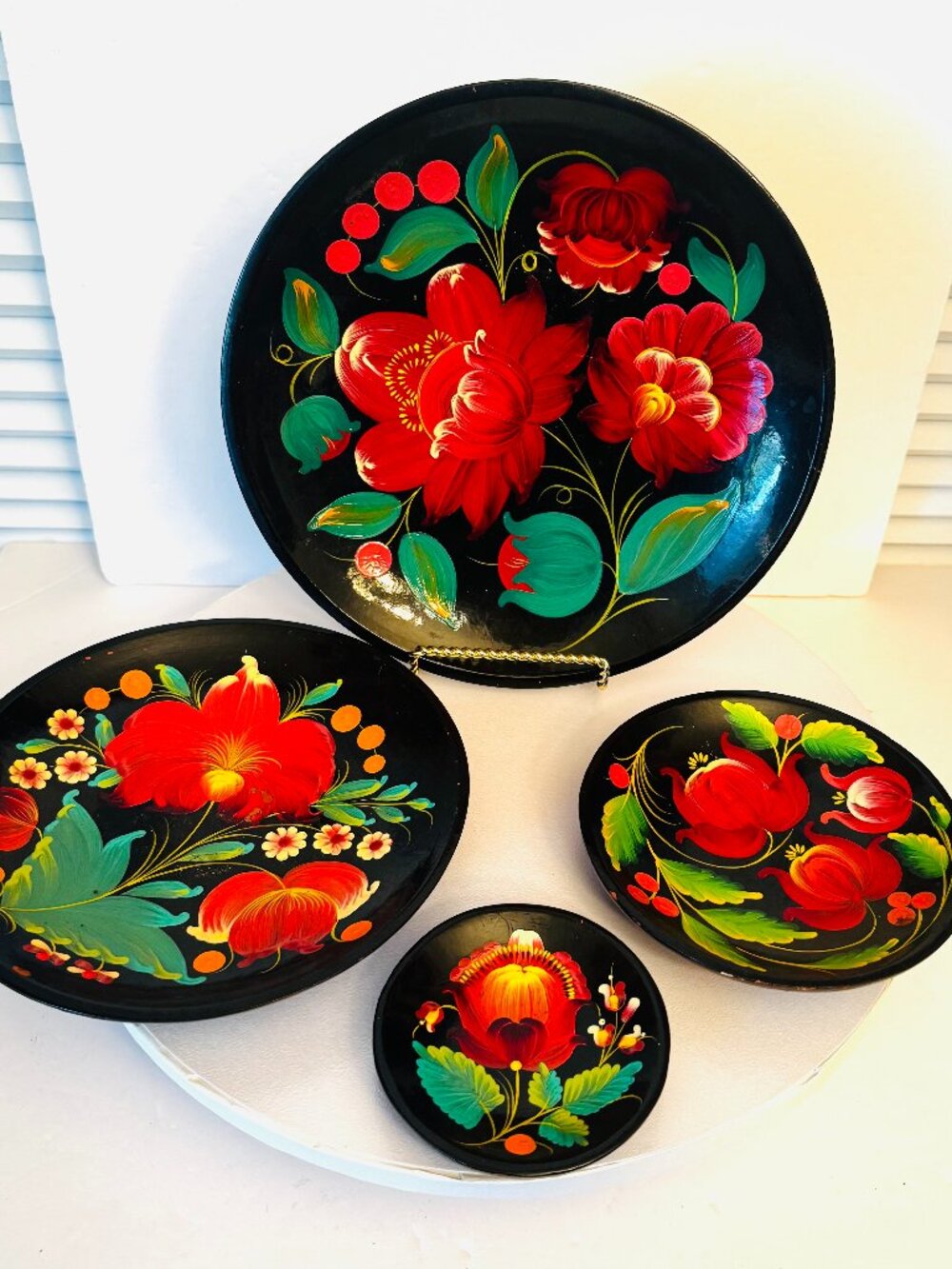 4 Vtg Ukraine Wooden Lacquer Floral Wall Plates 10-8-6-4" Hand Paint Petrykivka